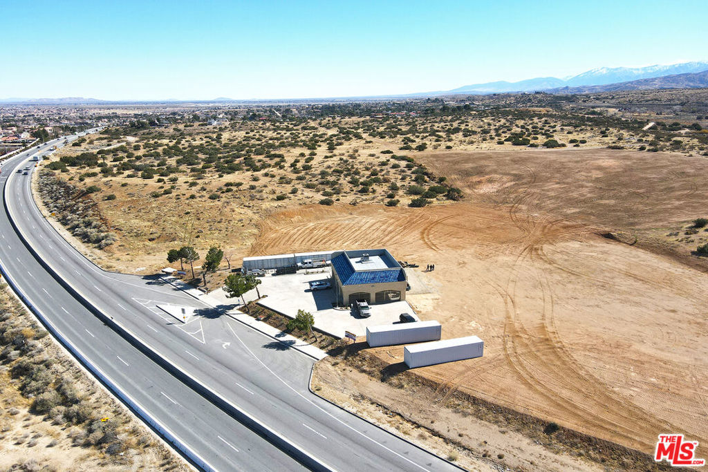 2660 Pearblossom Highway Property Photo 54