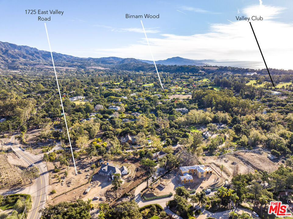 1725 E Valley Road Property Photo 5