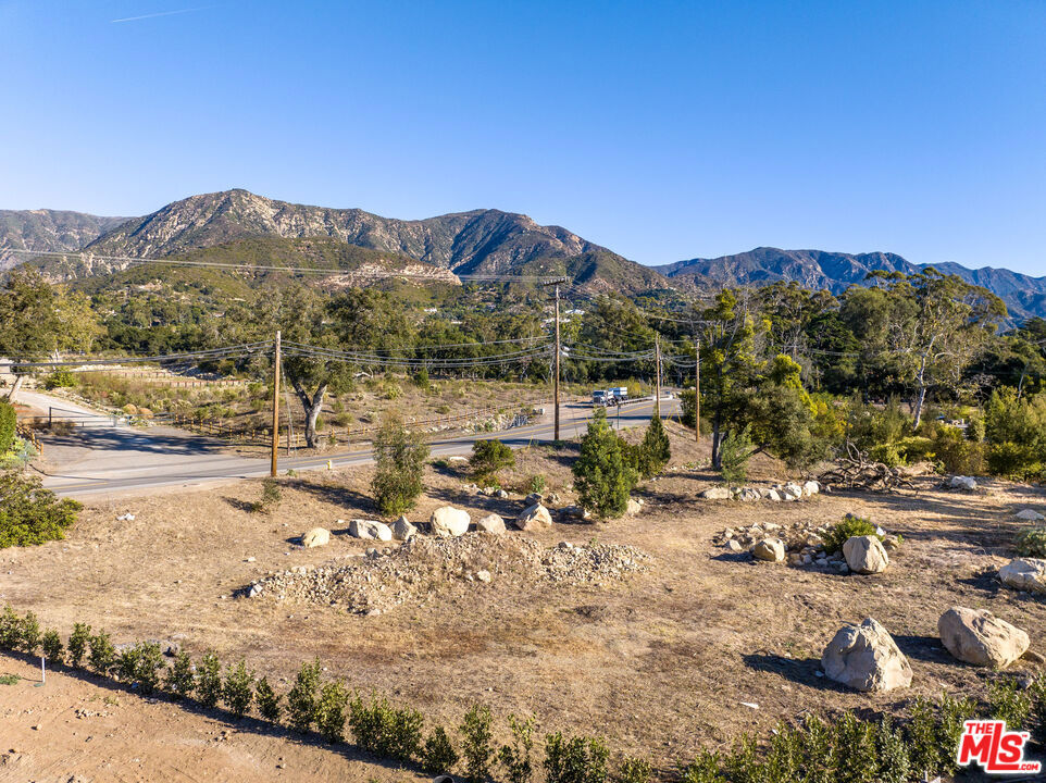 1725 E Valley Road Property Photo 11