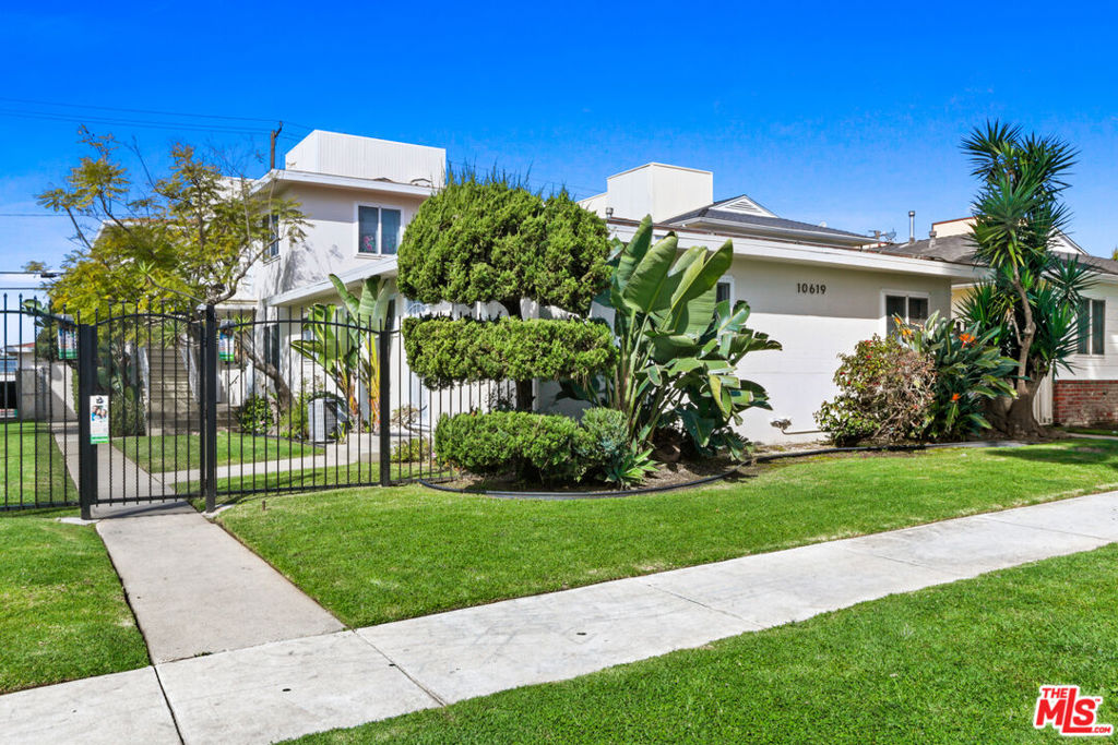 10619 Crenshaw Boulevard Property Photo 1