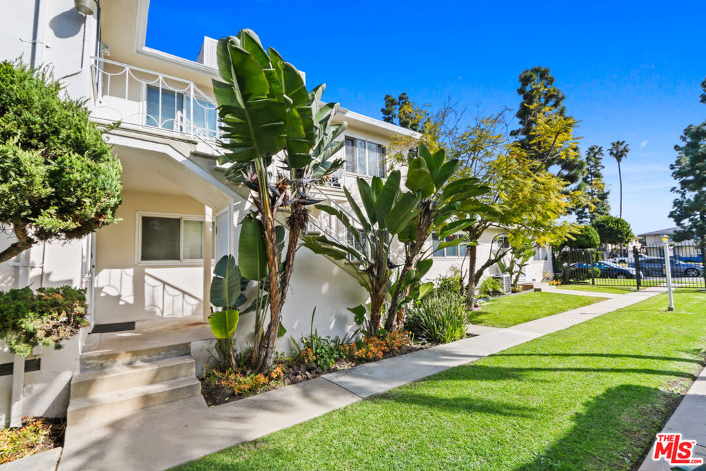 10619 Crenshaw Boulevard Property Photo 3