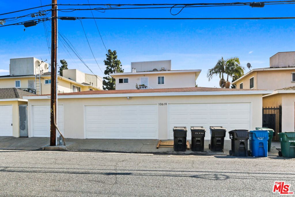 10619 Crenshaw Boulevard Property Photo 4