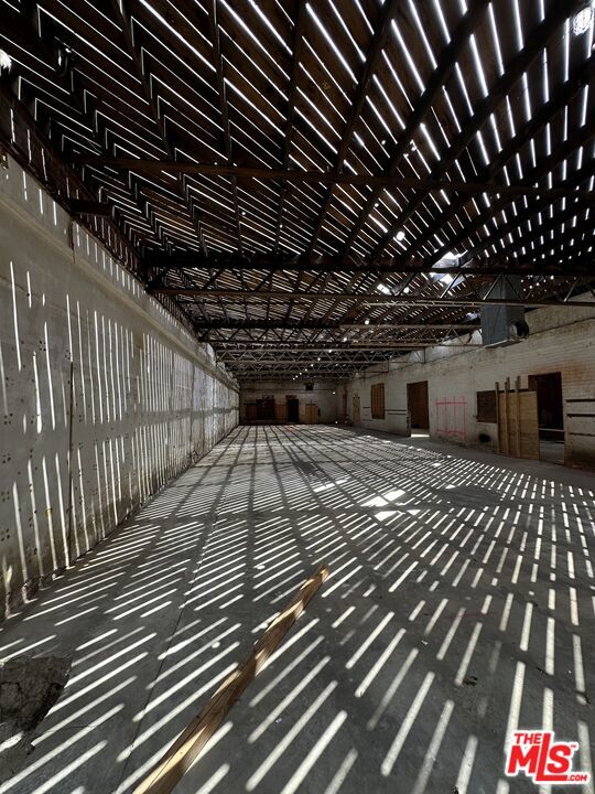 600 N La Brea Avenue Property Photo 5