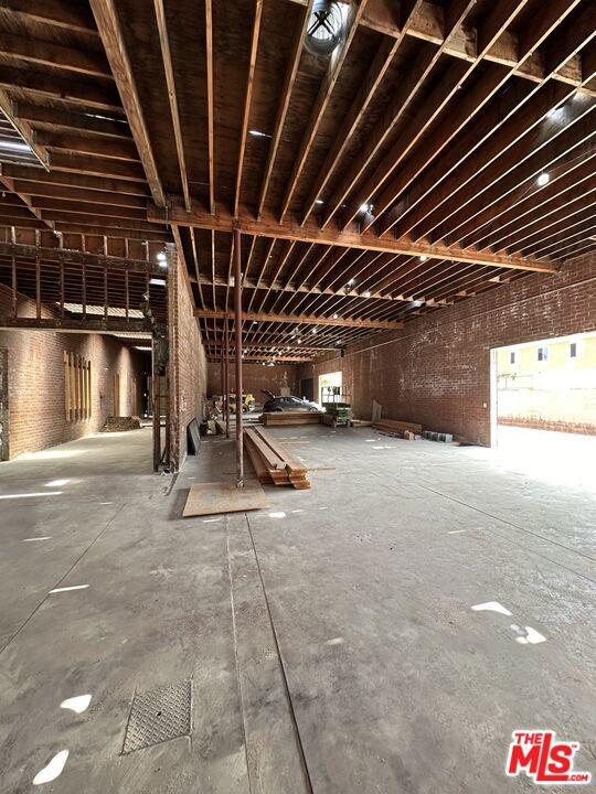 600 N La Brea Avenue Property Photo 6