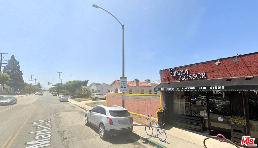 1065 E Market St Property Photo 6