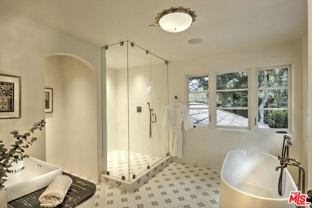 465 Hot Springs Road Property Photo 34