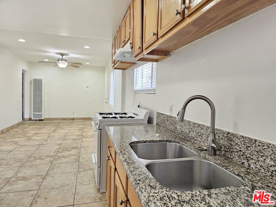 204 N Spring Avenue Property Photo 3
