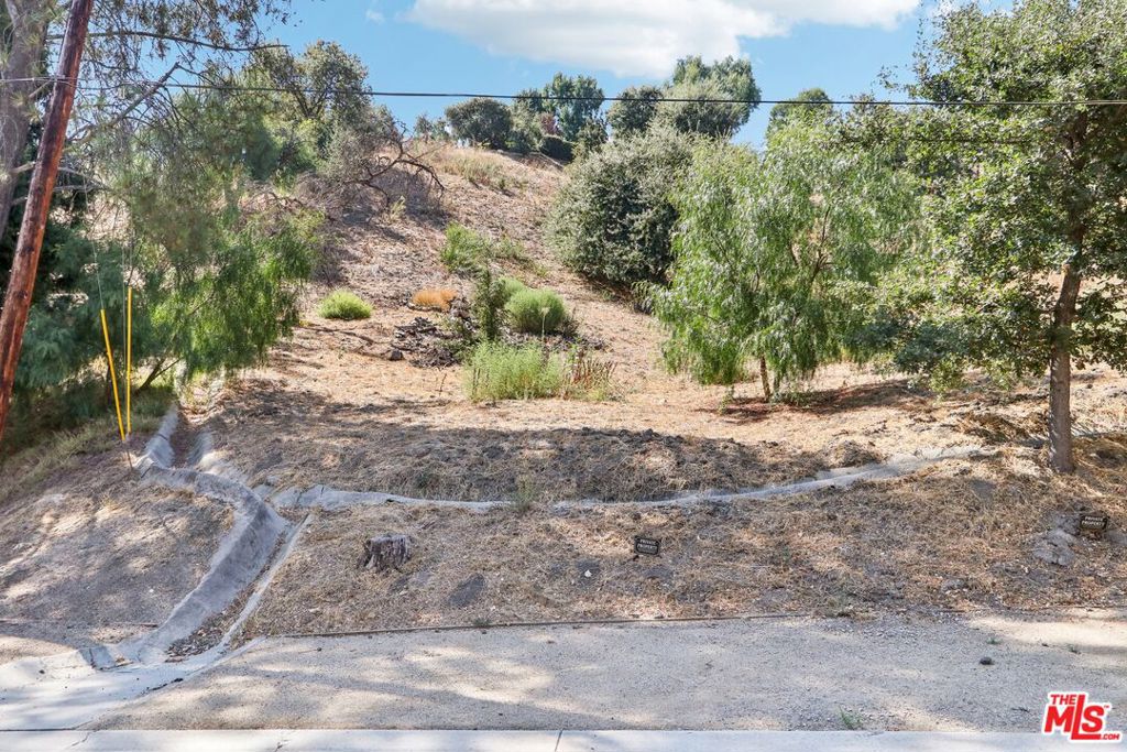 24910 John Fremont Road Property Photo 4