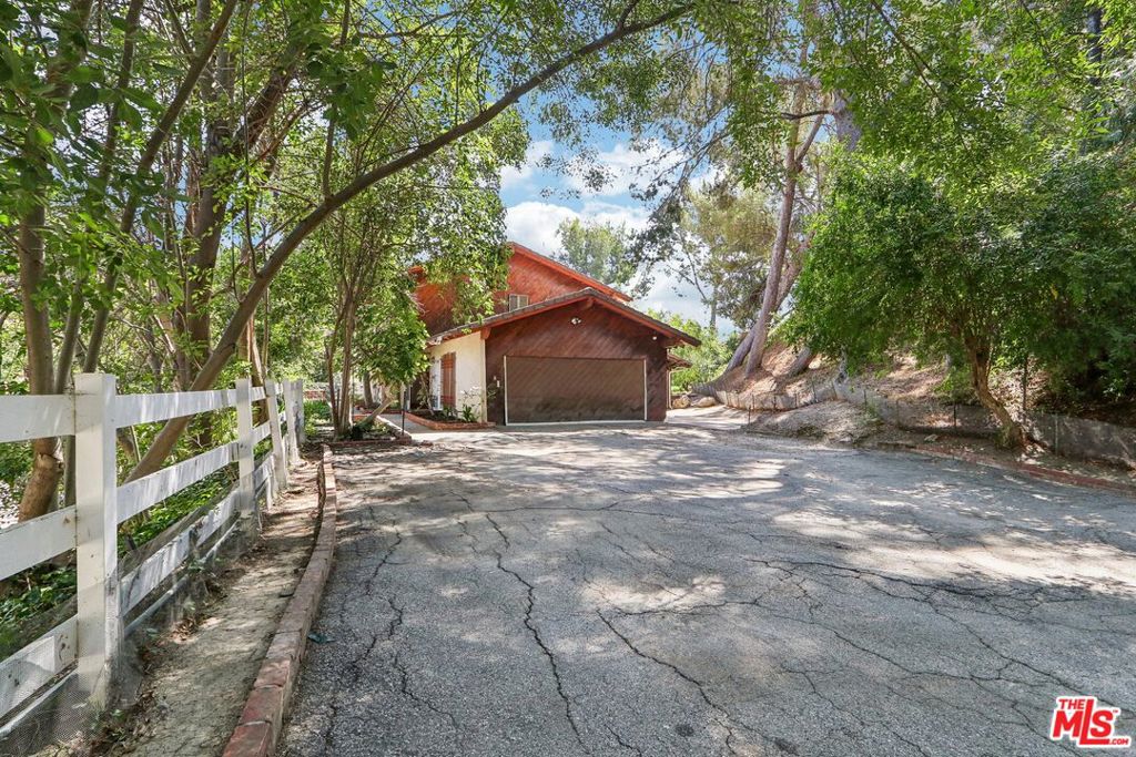 24910 John Fremont Road Property Photo 7