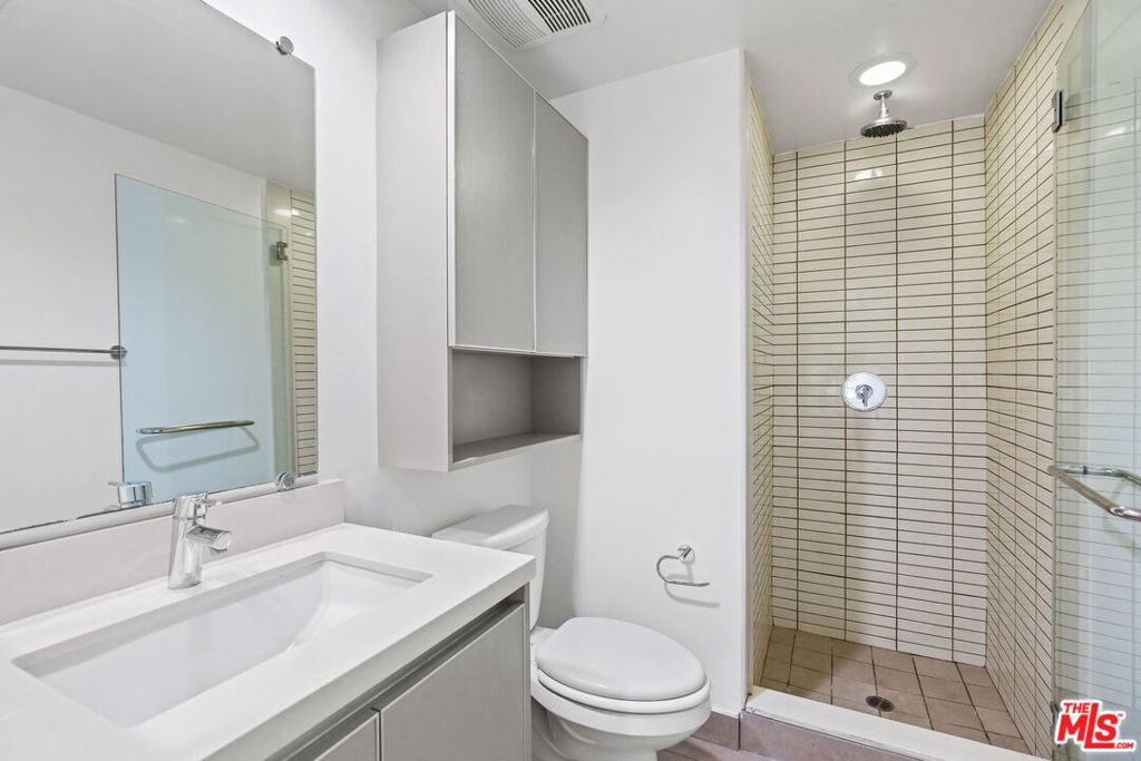 1411 Barry Avenue 307 Property Photo 13