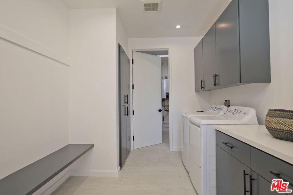 380 Pine Street Property Photo 46