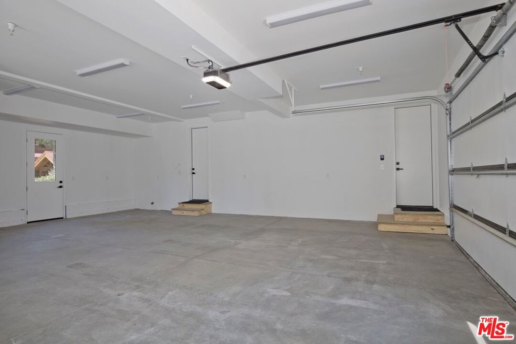380 Pine Street Property Photo 47