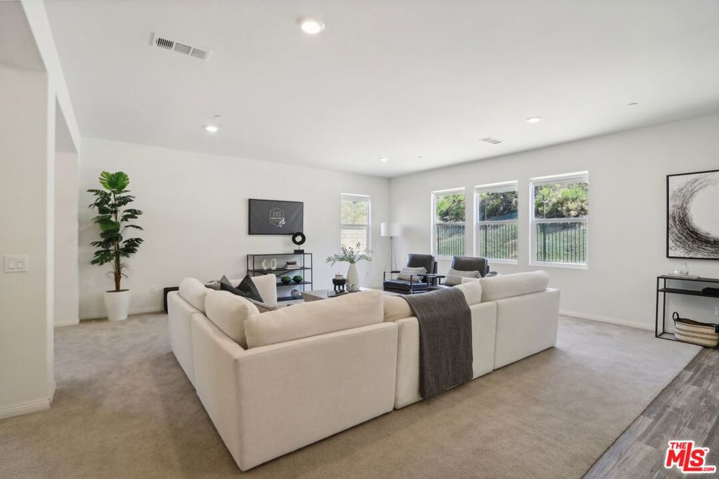 19317 Bension Drive Property Photo 10
