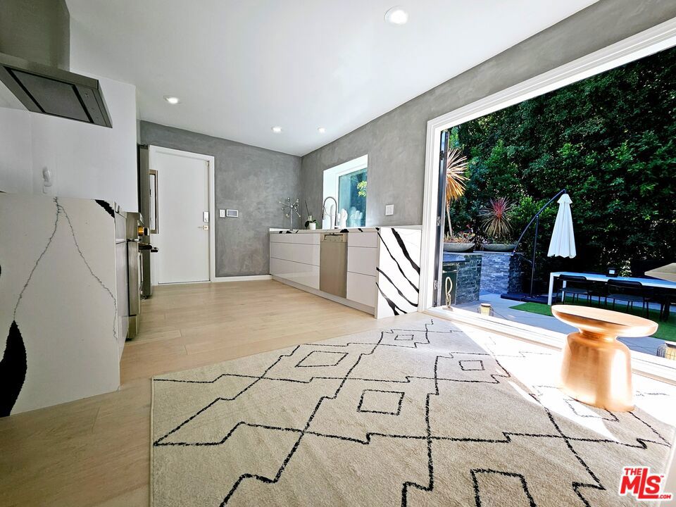 2903 Nichols Canyon Road Property Photo 13