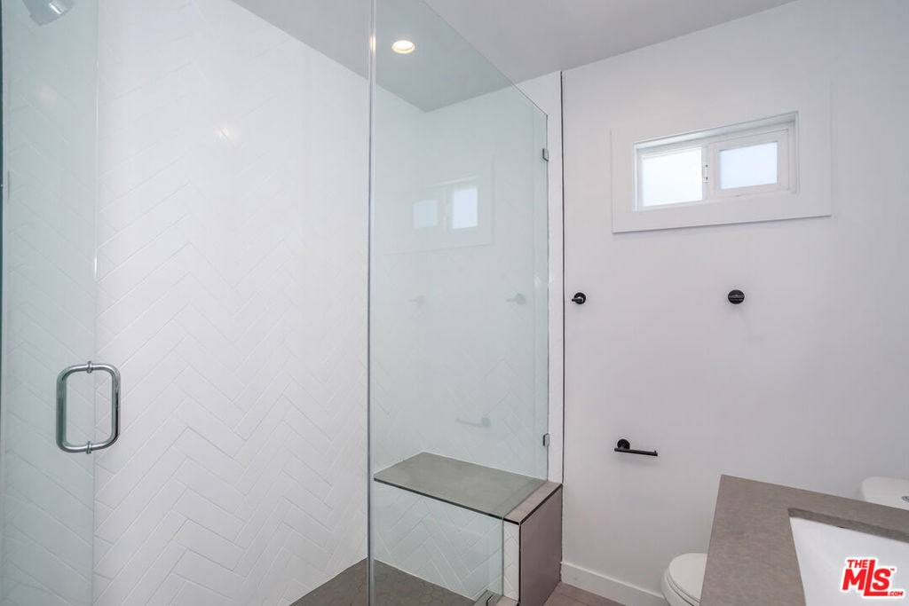 3148 James M Wood Boulevard Property Photo 18