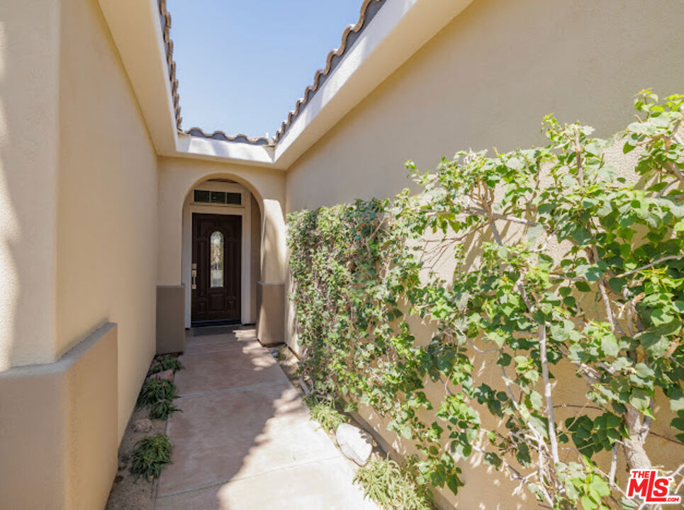 81634 Desert Willow Drive Property Photo 2