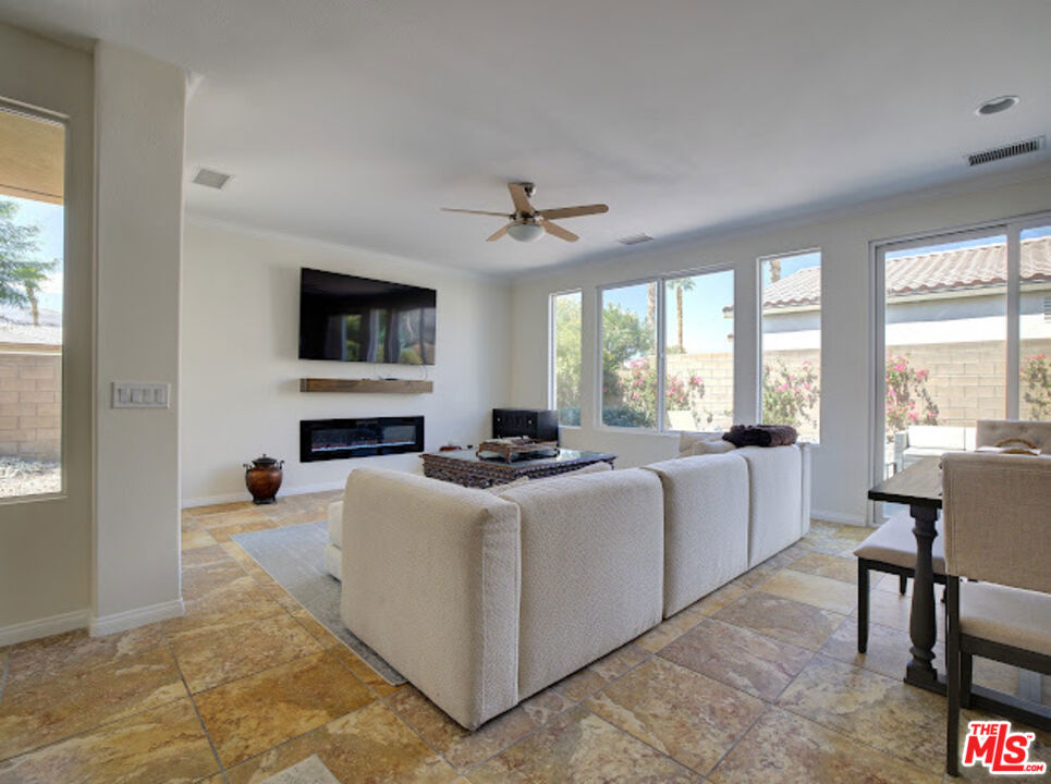 81634 Desert Willow Drive Property Photo 4