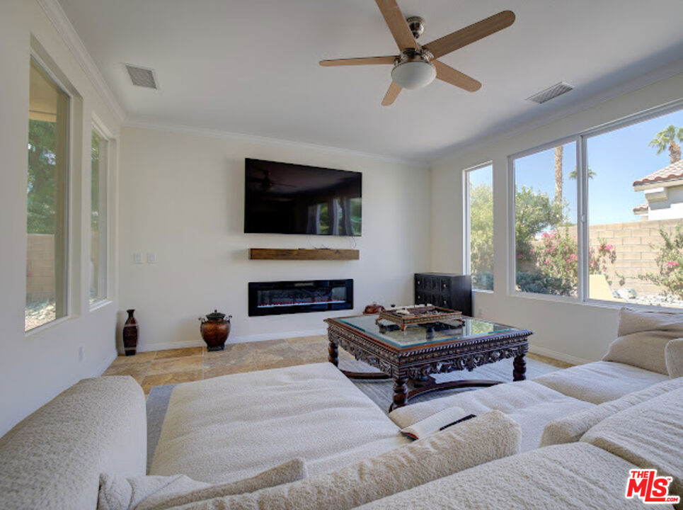 81634 Desert Willow Drive Property Photo 5