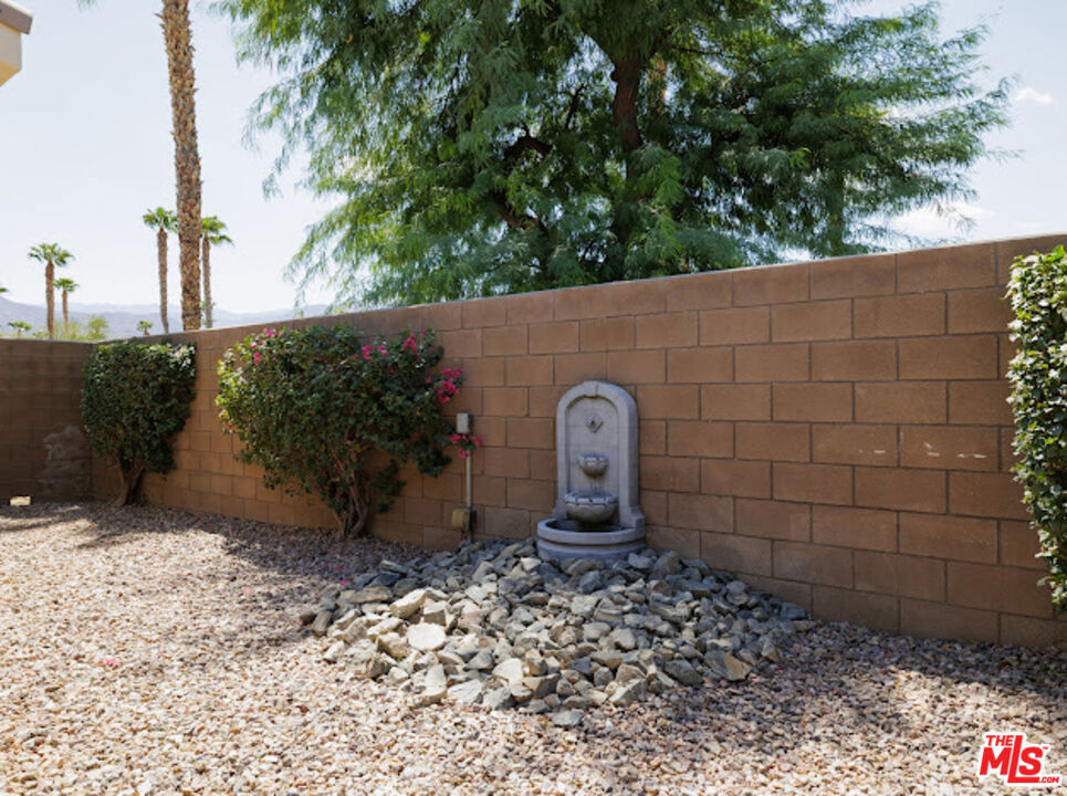 81634 Desert Willow Drive Property Photo 32