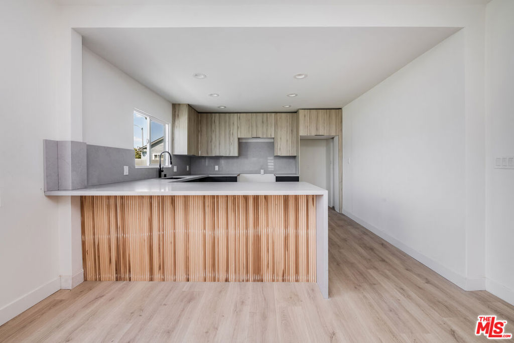 4421 Oakwood Avenue Property Photo 15