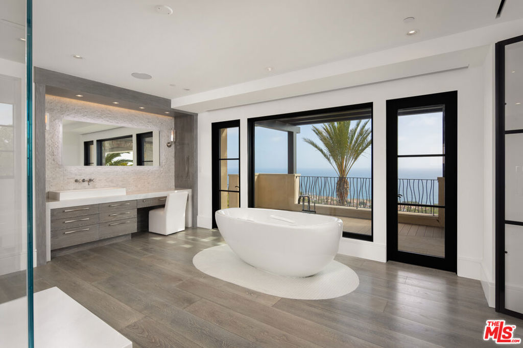 46 Deep Sea Property Photo 18