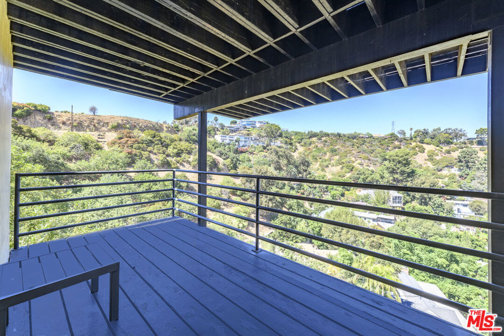 8581 Cole Crest Drive Property Photo 30