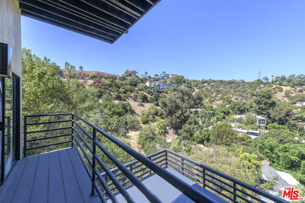 8581 Cole Crest Drive Property Photo 32