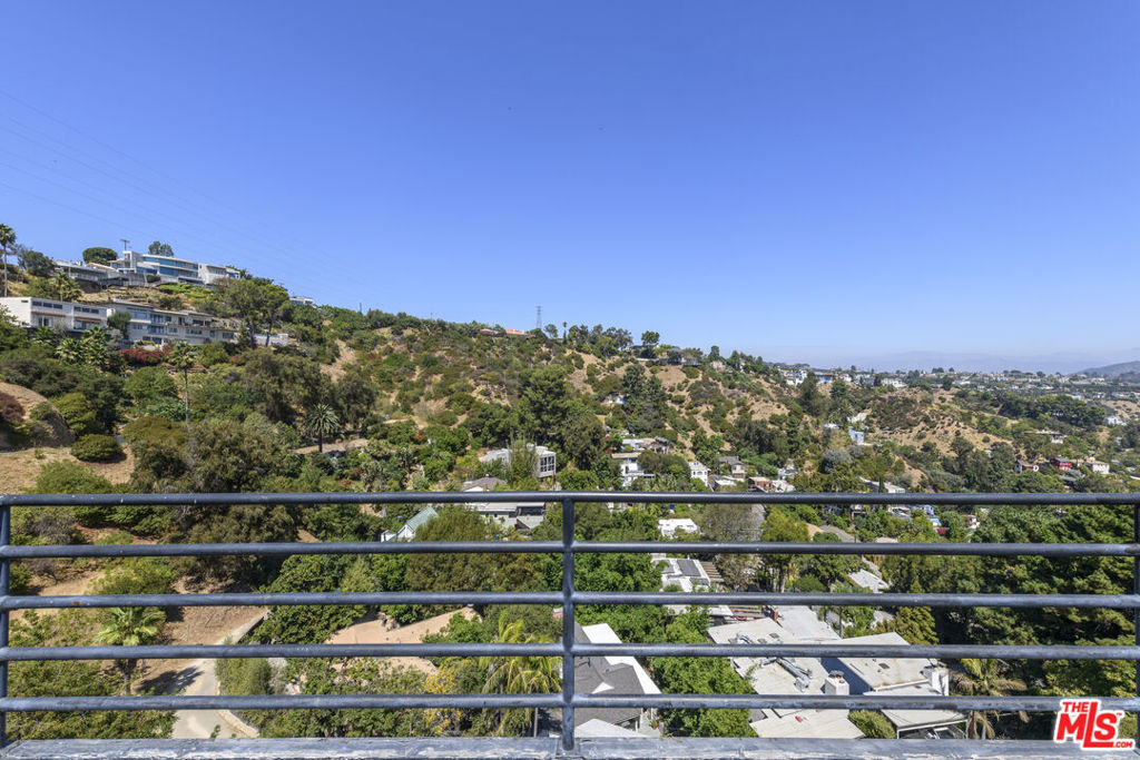 8581 Cole Crest Drive Property Photo 39