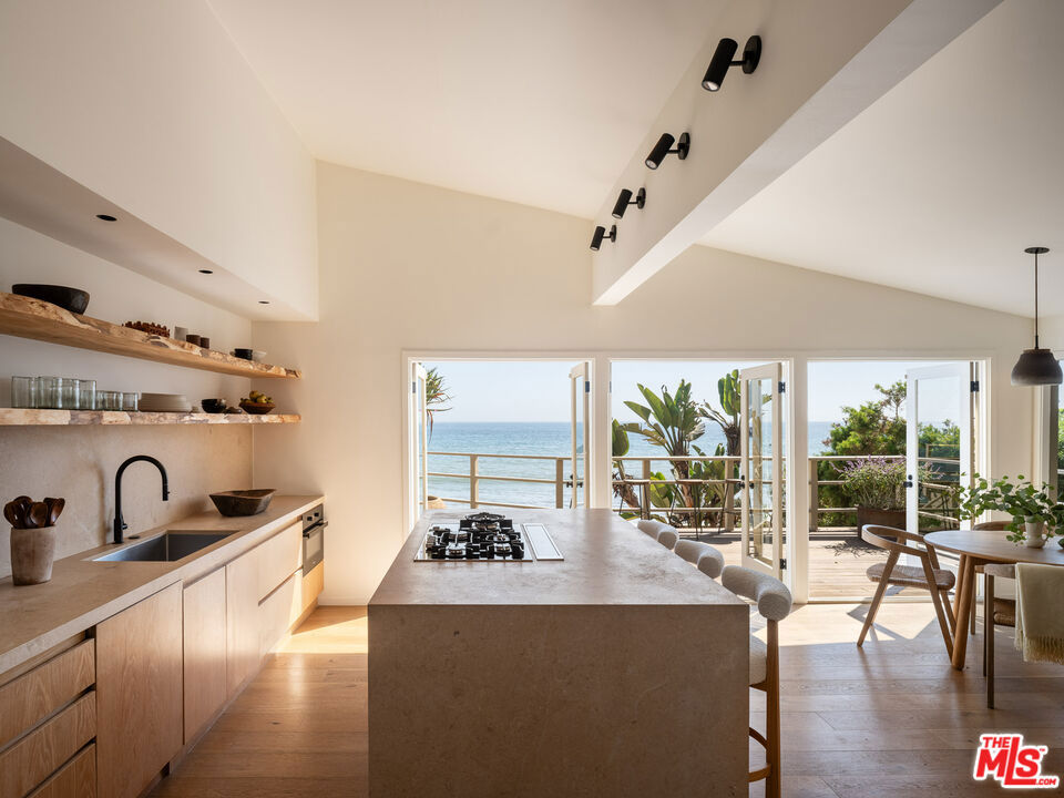 27314 Pacific Coast Highway Property Photo 5