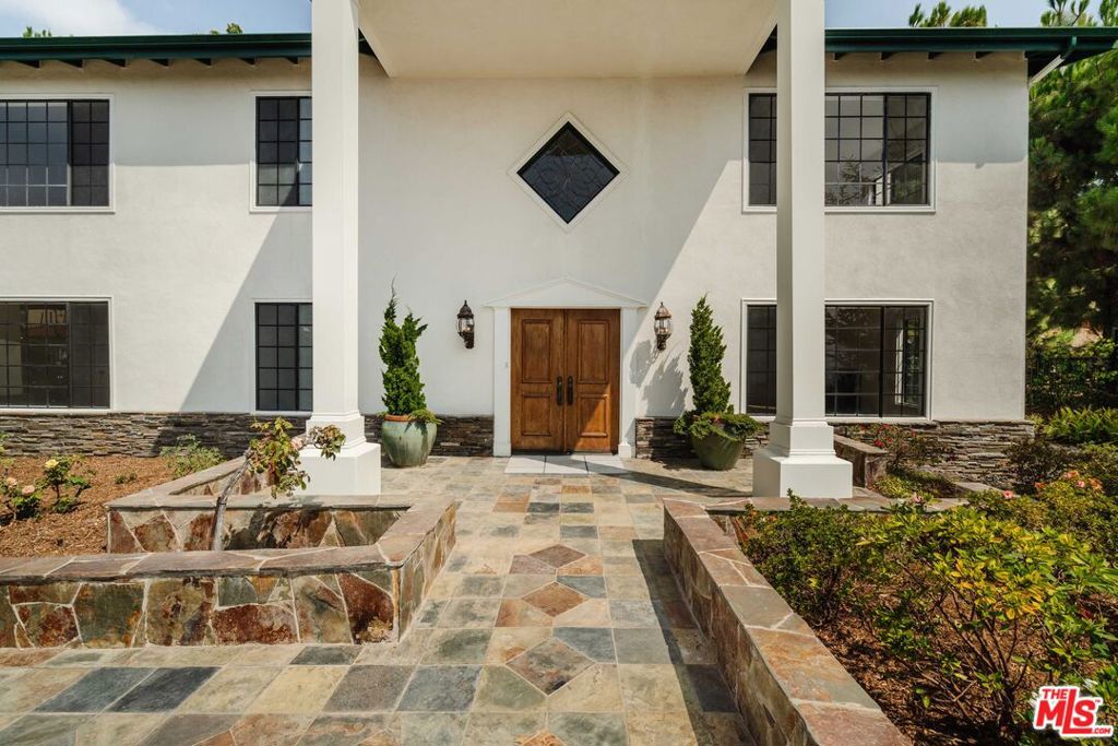 18041 Blue Sail Drive Property Photo 3