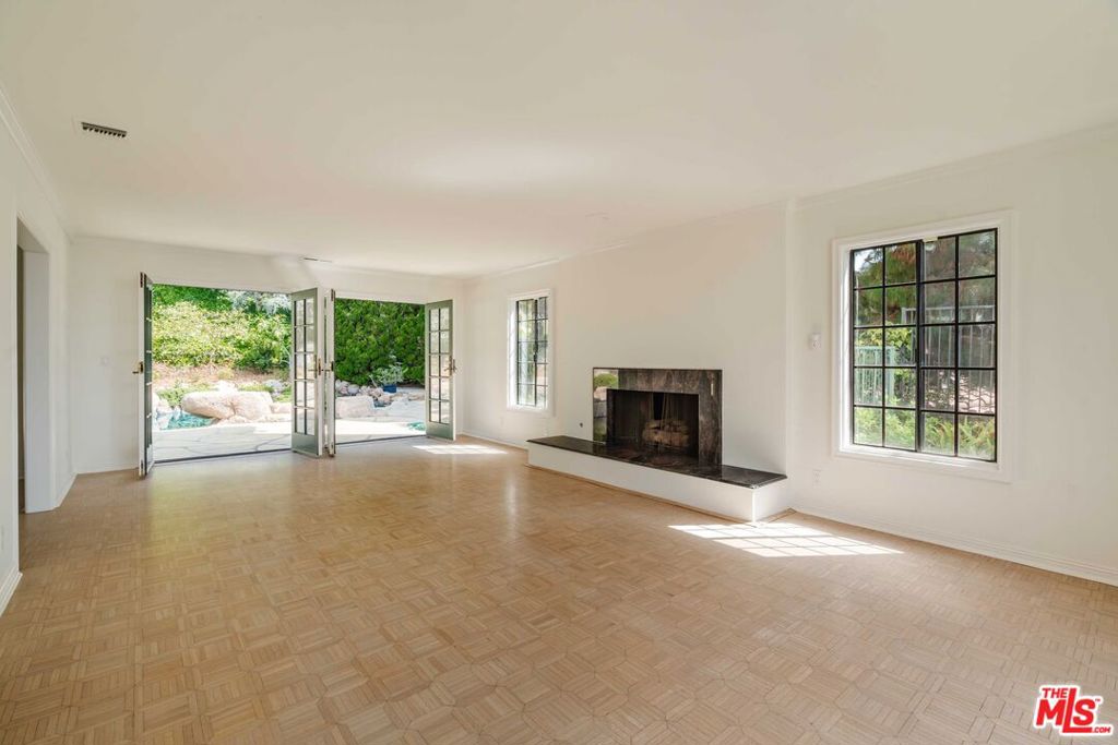 18041 Blue Sail Drive Property Photo 6