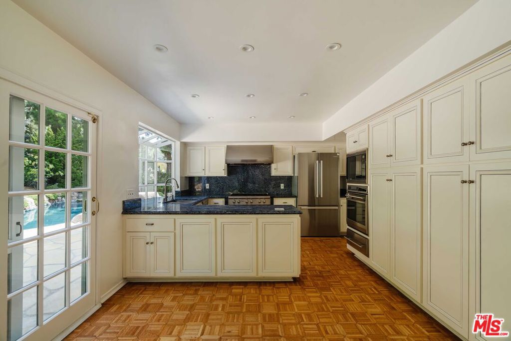 18041 Blue Sail Drive Property Photo 10