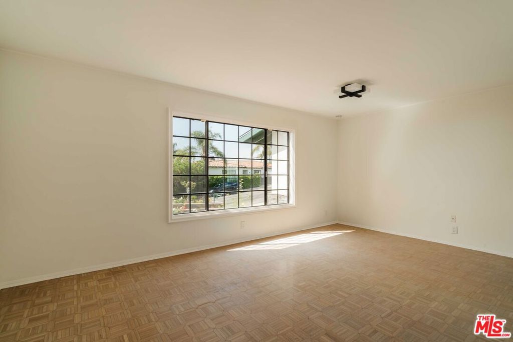 18041 Blue Sail Drive Property Photo 11