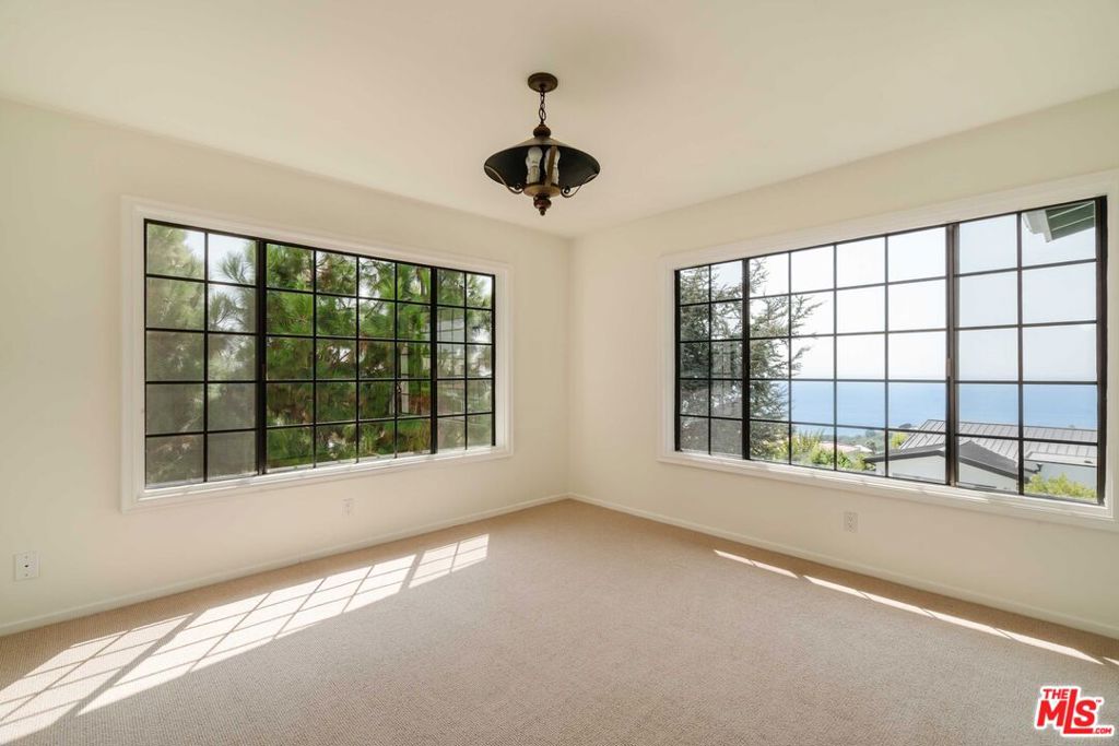 18041 Blue Sail Drive Property Photo 21