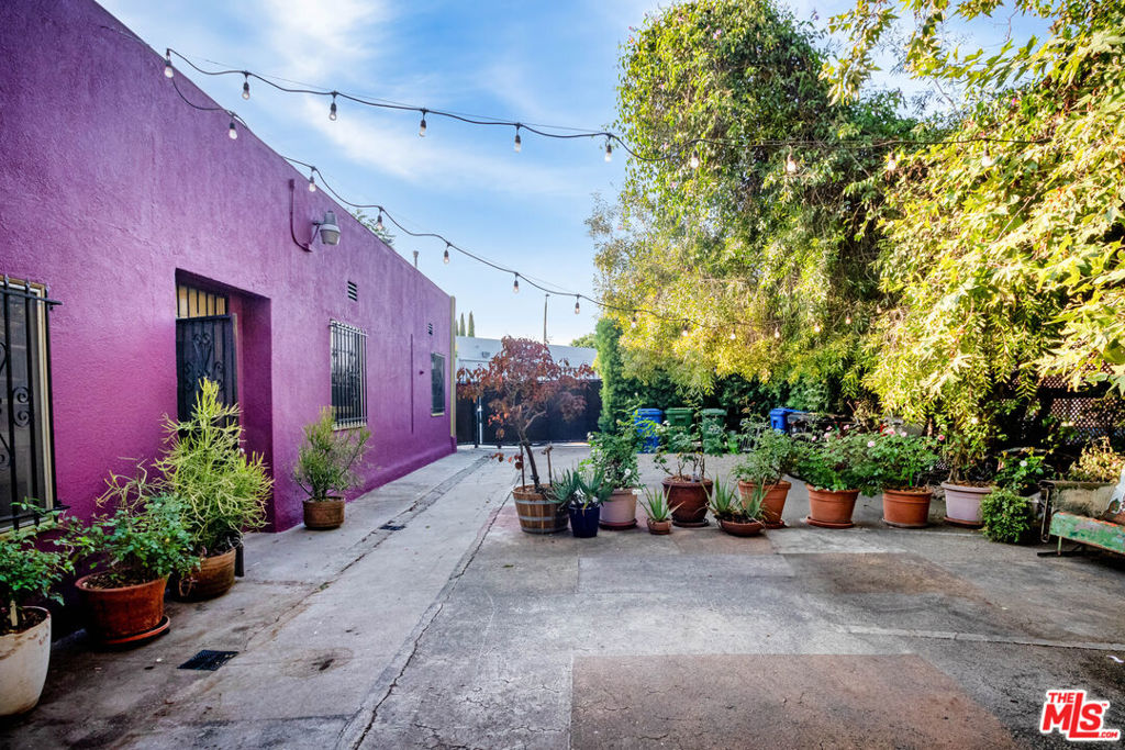 5422 W Washington Boulevard Property Photo 3