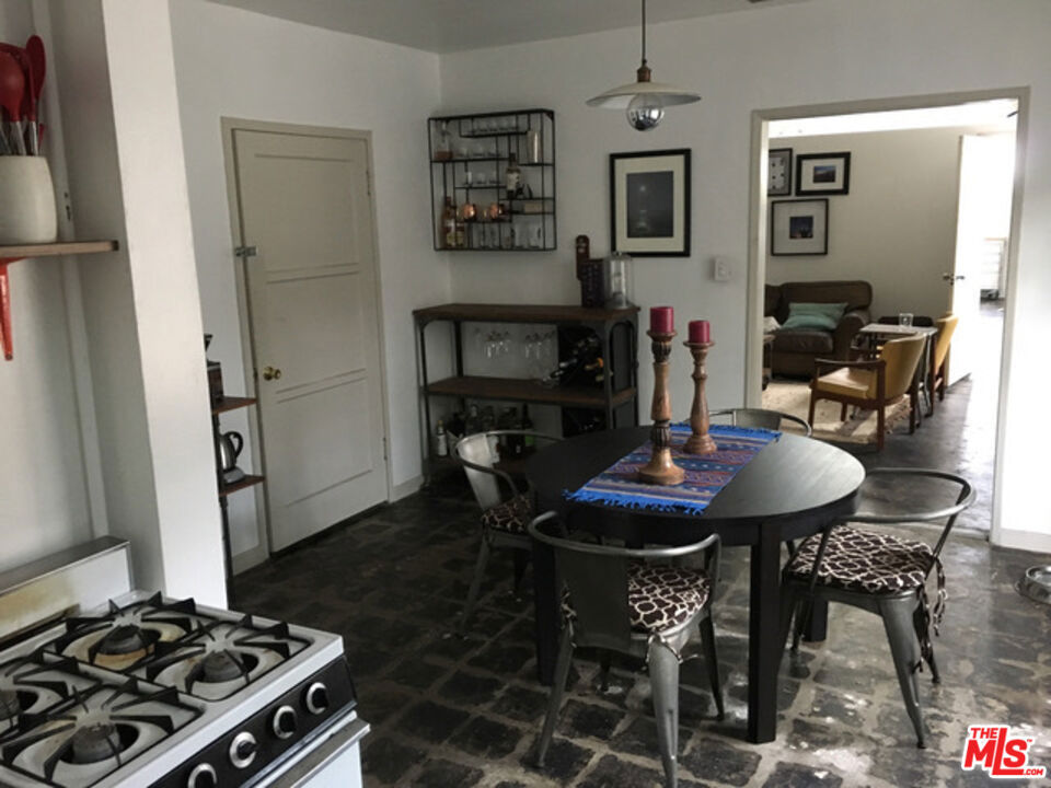 5422 W Washington Boulevard Property Photo 9