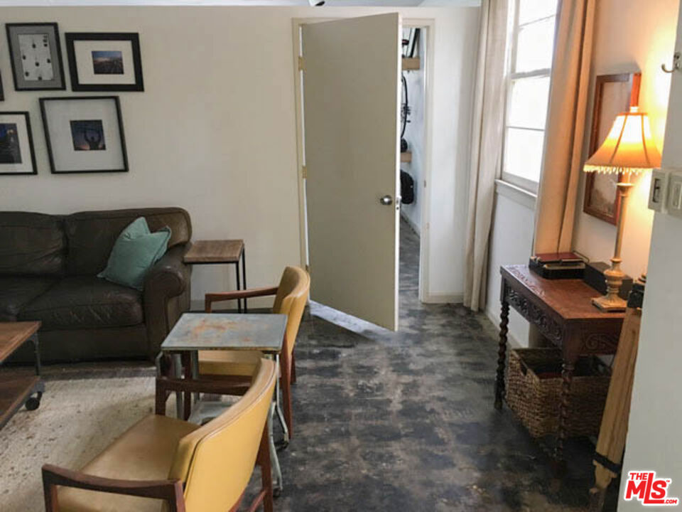 5422 W Washington Boulevard Property Photo 10