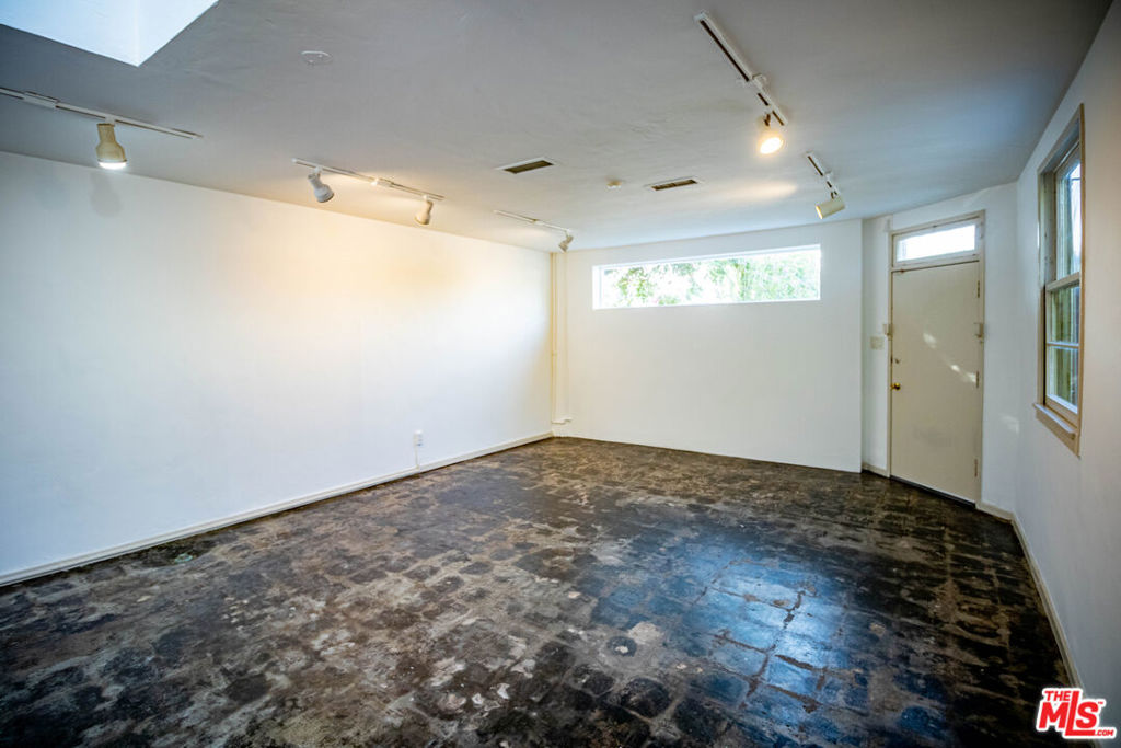5422 W Washington Boulevard Property Photo 17