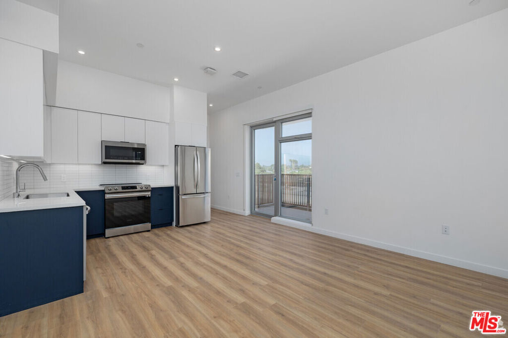 3223 Wilshire Boulevard 209 Property Photo 10