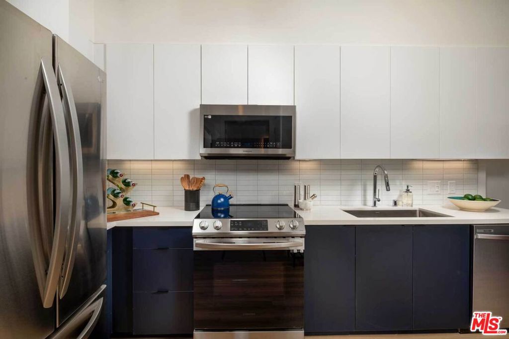 3223 Wilshire Boulevard 209 Property Photo 12