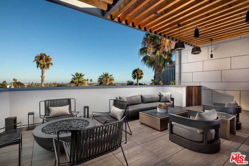 3223 Wilshire Boulevard 209 Property Photo 17