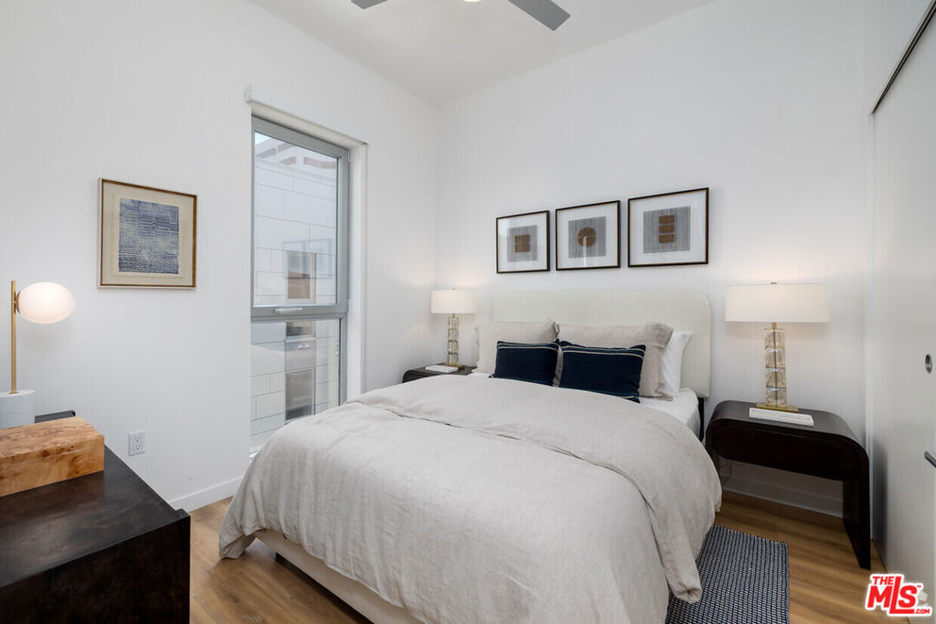3223 Wilshire Boulevard 214 Property Photo 5