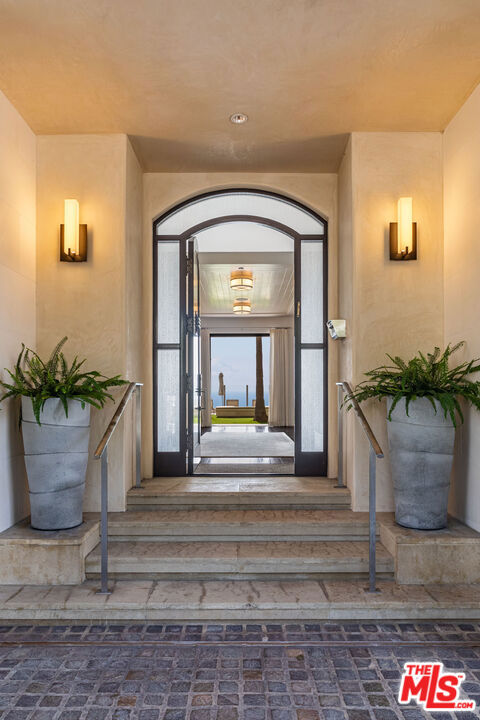 22368 Pacific Coast Highway Property Photo 4