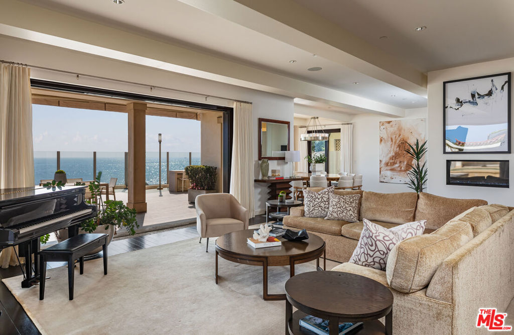 22368 Pacific Coast Highway Property Photo 10