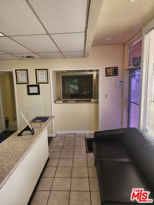707 N La Brea Avenue Property Photo 2