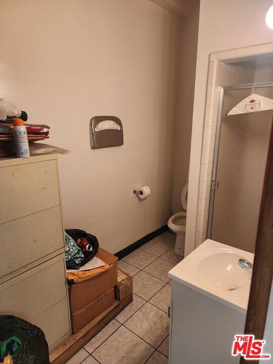 707 N La Brea Avenue Property Photo 12