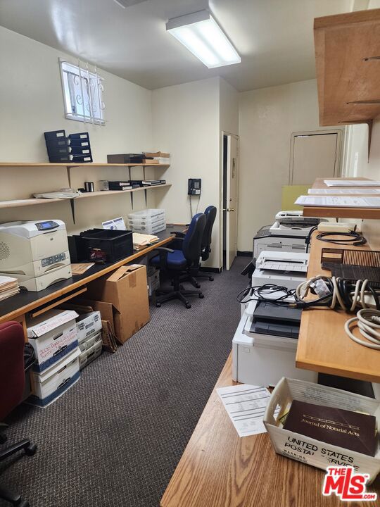 707 N La Brea Avenue Property Photo 22