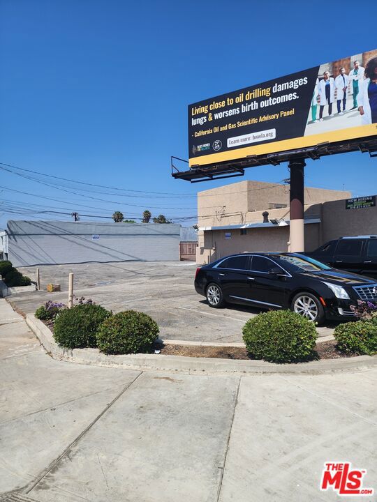 707 N La Brea Avenue Property Photo 46