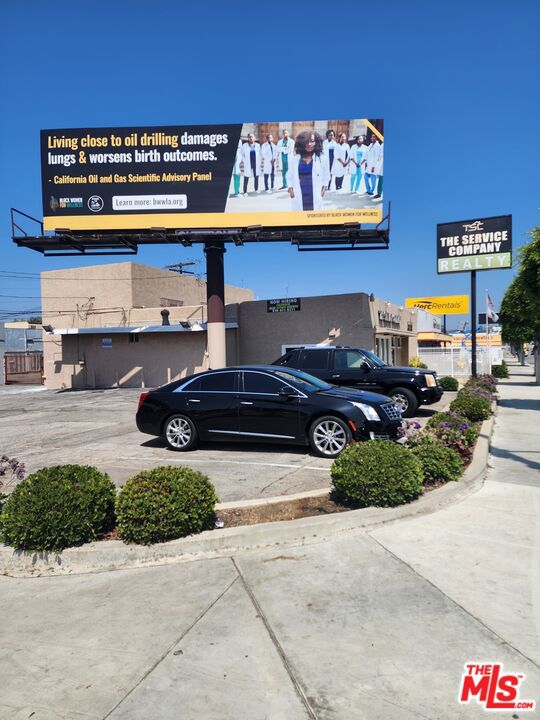 707 N La Brea Avenue Property Photo 47