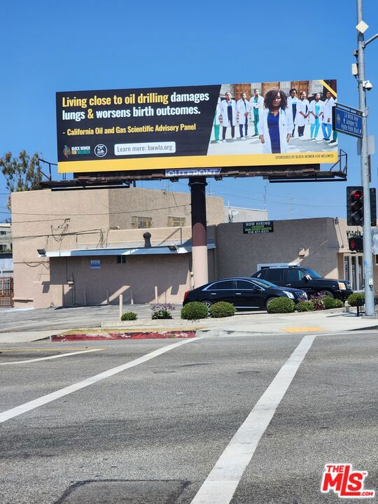 707 N La Brea Avenue Property Photo 49